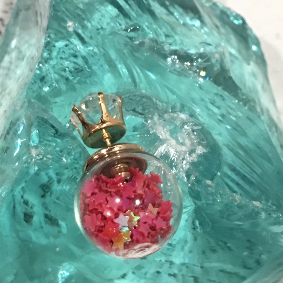 Red Star Double Stud Earrings - Picture 2 of 8